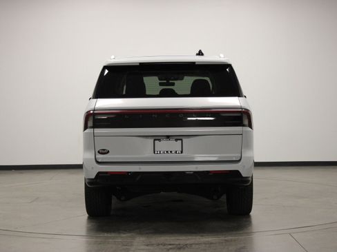 Used 2025 Lincoln Navigator L Reserve AWD/4WD image 7