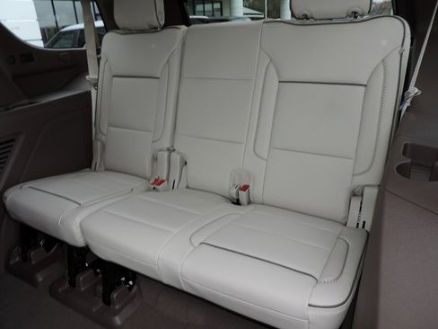 New 2026 GMC Yukon Denali w/ Sun & Power Step Package image 16