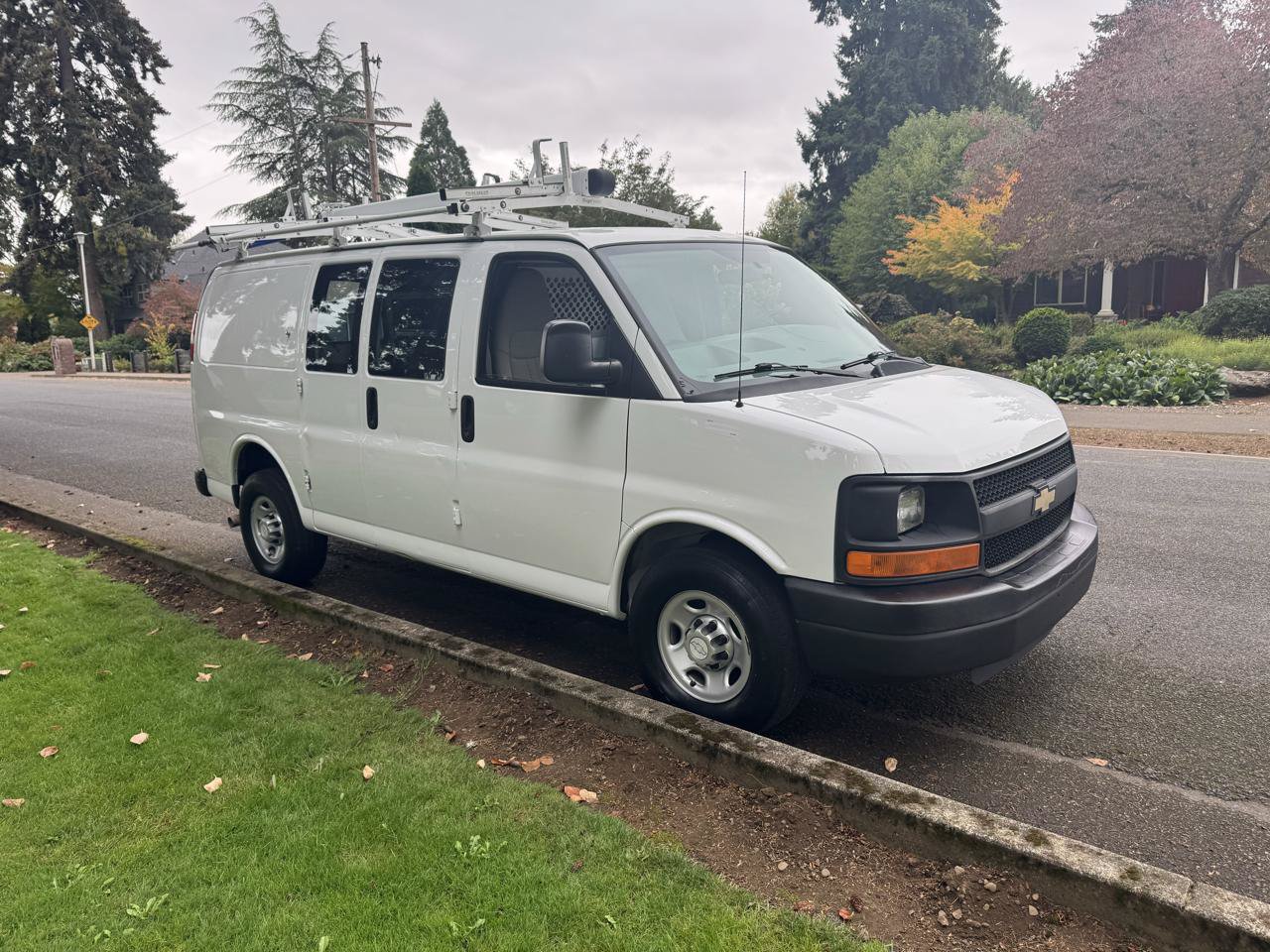 Used 2014 Chevrolet Express 2500 RWD image 7