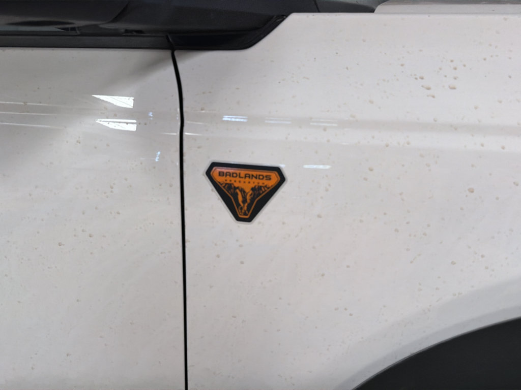 Used 2025 Ford Bronco Badlands AWD/4WD image 2