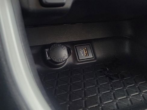 Used 2023 Toyota RAV4 XLE image 29