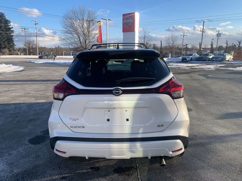 Used 2022 Nissan Kicks SR w/ Interior Electronics Package FWD image 6