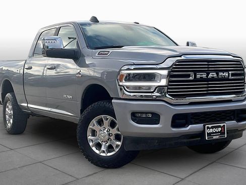 Used 2024 RAM 2500 Laramie AWD/4WD image 3
