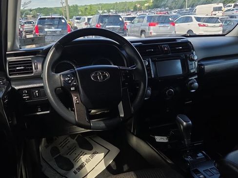 Used 2019 Toyota 4Runner TRD Off-Road AWD/4WD image 6