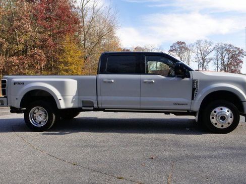 Used 2025 Ford F450 Platinum w/ FX4 Off-Road Package image 45
