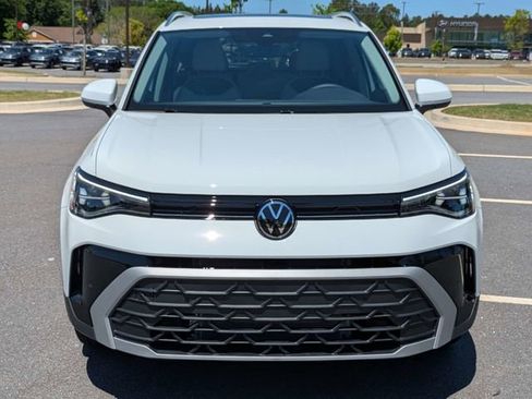 New 2026 Volkswagen Taos SE FWD image 9