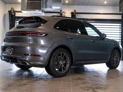 Certified 2026 Porsche Cayenne AWD/4WD image 10