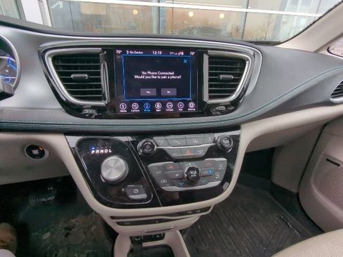 Used 2019 Chrysler Pacifica Limited w/ Advanced Safetytec Group image 8