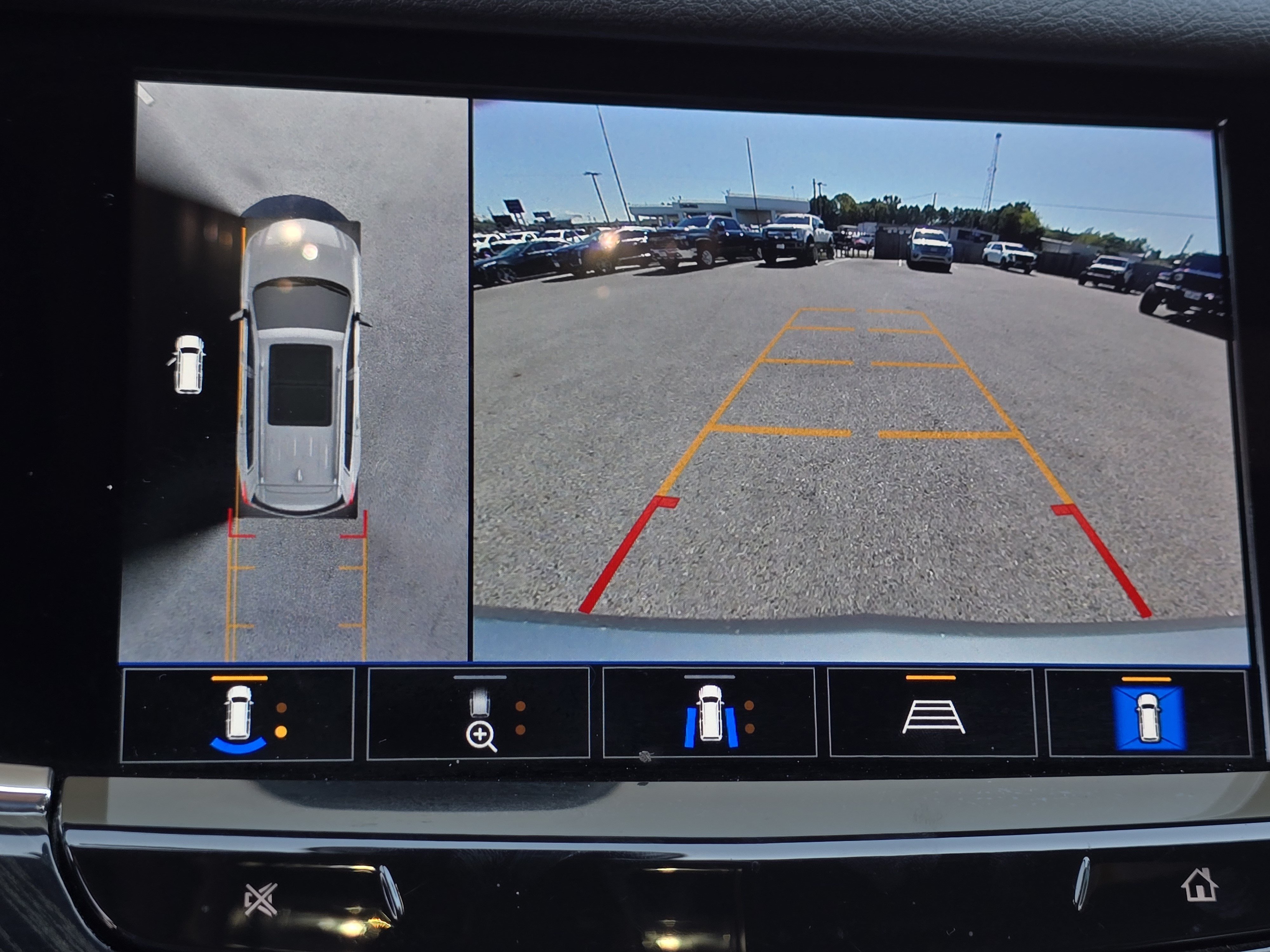 Used 2023 Cadillac XT6 Premium Luxury w/ Technology Package FWD image 22