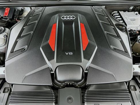 Used 2020 Audi SQ7 Premium Plus w/ Driver Assistance Package image 35