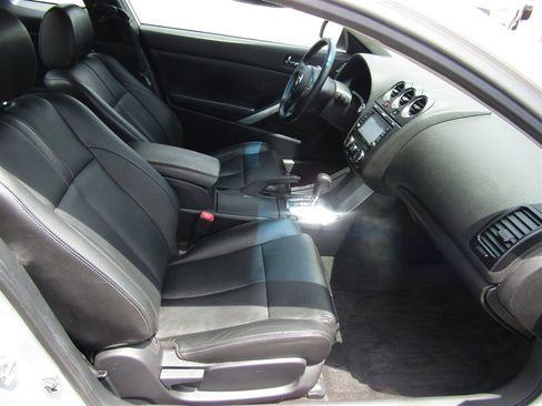 Used 2012 Nissan Altima 3.5 SR w/ Technology Pkg FWD image 15