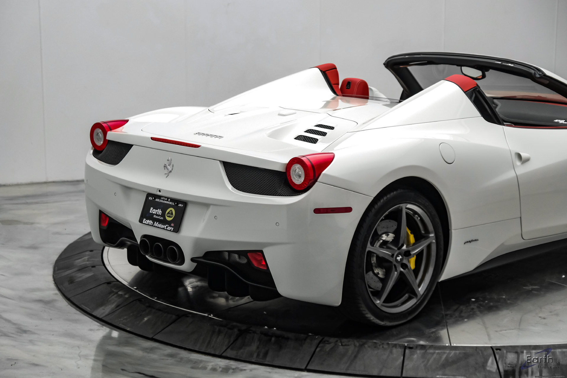 Used 2015 Ferrari 458 Spider RWD image 25