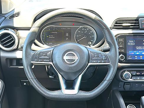 Used 2024 Nissan Versa SR FWD image 21