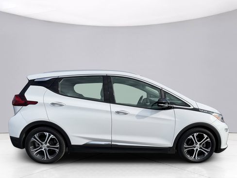 Used 2019 Chevrolet Bolt Premier w/ Infotainment Package image 6