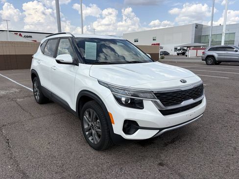 Used 2021 Kia Seltos S FWD image 2