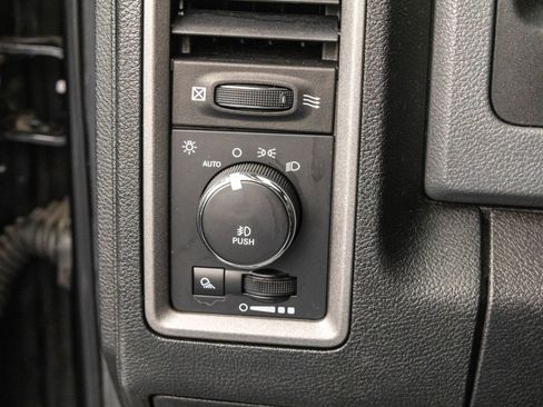 Used 2014 RAM 1500 Express AWD/4WD image 18