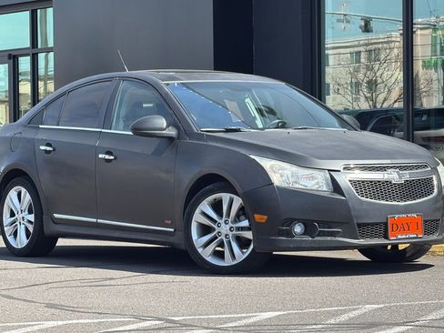 Used 2014 Chevrolet Cruze LTZ w/ Enhanced Safety Package FWD image 2