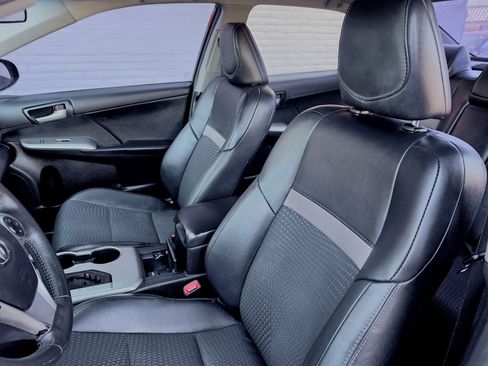 Used 2014 Toyota Camry SE image 15