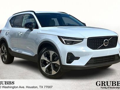 New 2026 Volvo XC40 B5 Plus w/ Protection Package Premier