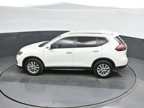 Used 2020 Nissan Rogue SV image 35