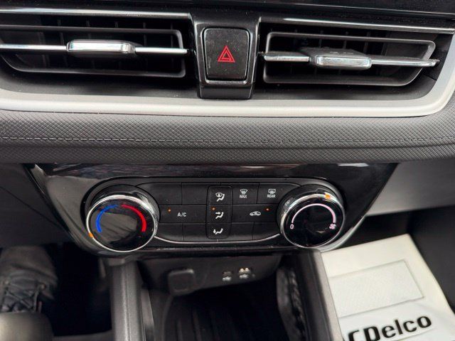 Used 2025 Chevrolet TrailBlazer LT AWD/4WD image 25