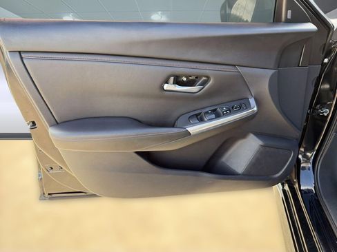 Used 2023 Nissan Sentra SR w/ Midnight Edition Package FWD image 13
