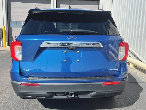 Used 2022 Ford Explorer XLT w/ Class IV Trailer Tow Package AWD/4WD image 8