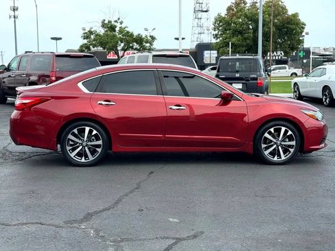 Used 2016 Nissan Altima 2.5 SR image 4