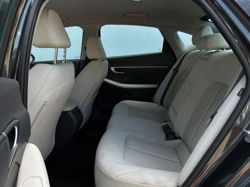 Used 2025 Hyundai Sonata SEL FWD image 12