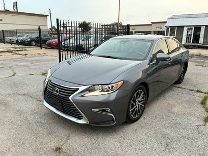 Used 2017 Lexus ES 350 w/ Navigation System Package