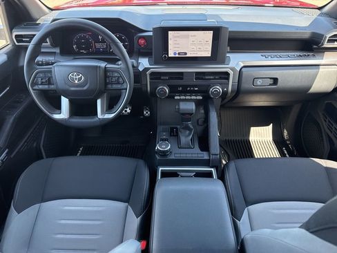 Used 2025 Toyota Tacoma TRD Sport AWD/4WD image 12