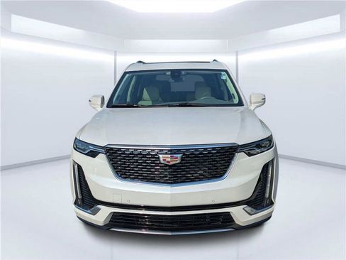 Used 2024 Cadillac XT6 Premium Luxury FWD image 8