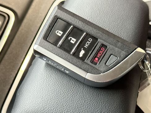 Used 2024 Acura MDX w/ Technology Package FWD image 28