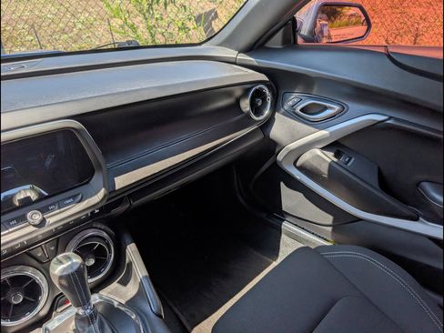 Used 2019 Chevrolet Camaro SS RWD image 9
