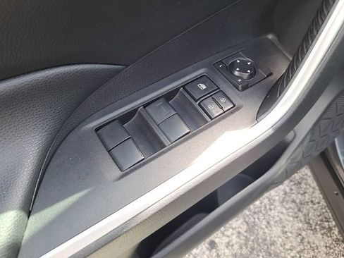 Used 2021 Toyota RAV4 LE image 16