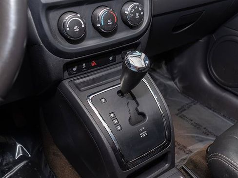 Used 2016 Jeep Patriot High Altitude AWD/4WD image 13