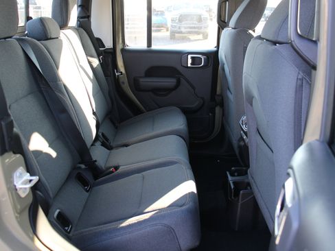 New 2026 Jeep Gladiator Sport image 24