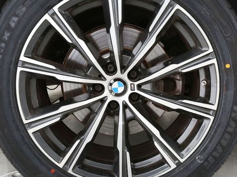 Used 2023 BMW X6 xDrive40i w/ M Sport Package AWD/4WD image 14
