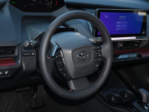 New 2026 Toyota Prius Plug-In Hybrid image 4