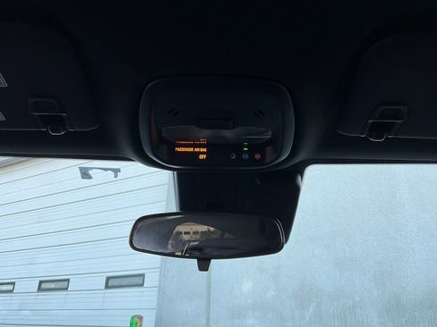 Used 2025 Buick Envista Preferred image 15