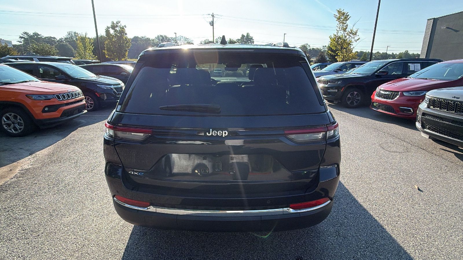 Used 2024 Jeep Grand Cherokee Limited 4xe AWD/4WD image 9