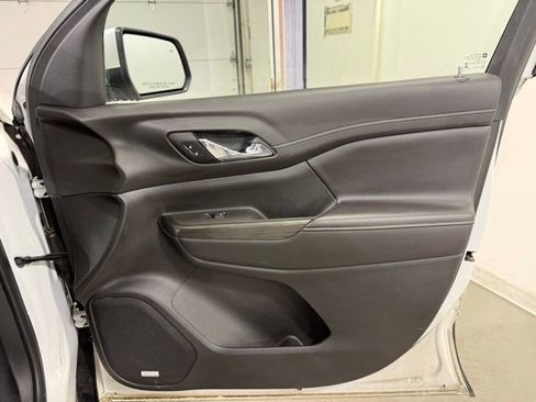 Used 2019 GMC Acadia SLT image 29