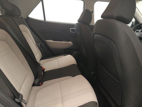 Used 2021 Hyundai Venue SEL image 19