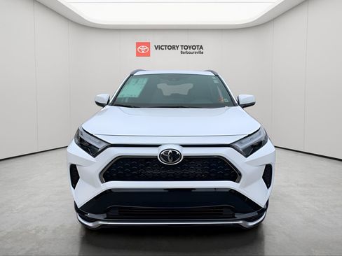 New 2025 Toyota RAV4 SE image 8