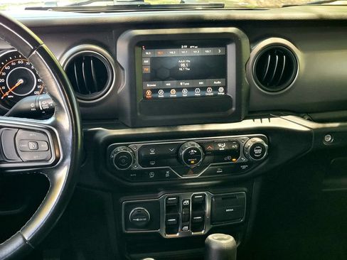 Used 2022 Jeep Wrangler Unlimited Sport AWD/4WD image 14