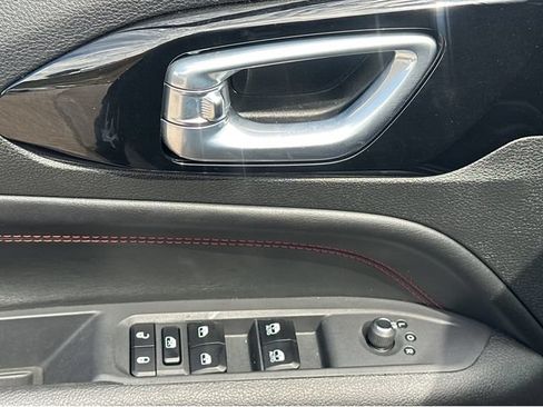 Used 2023 Jeep Compass Trailhawk AWD/4WD image 35