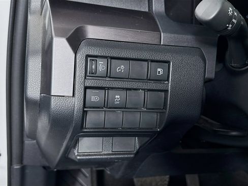 Certified 2025 Toyota 4Runner SR5 AWD/4WD image 11