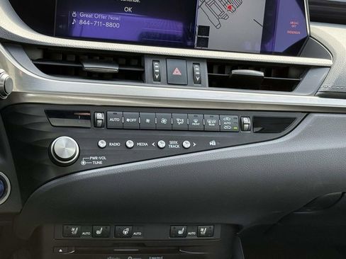 Used 2021 Lexus ES 300h w/ Premium Package image 18