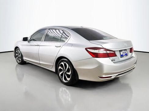 Used 2017 Honda Accord EX image 5