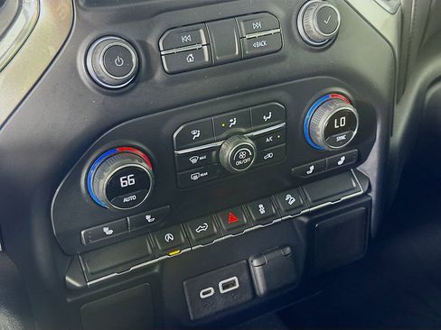 Used 2020 Chevrolet Silverado 1500 LT Trail Boss w/ Convenience Package AWD/4WD image 24
